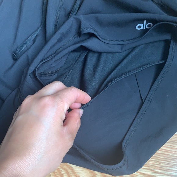 BNWT Alo Yoga: Black Stride Shorts - Black XXS - Picture 6 of 7